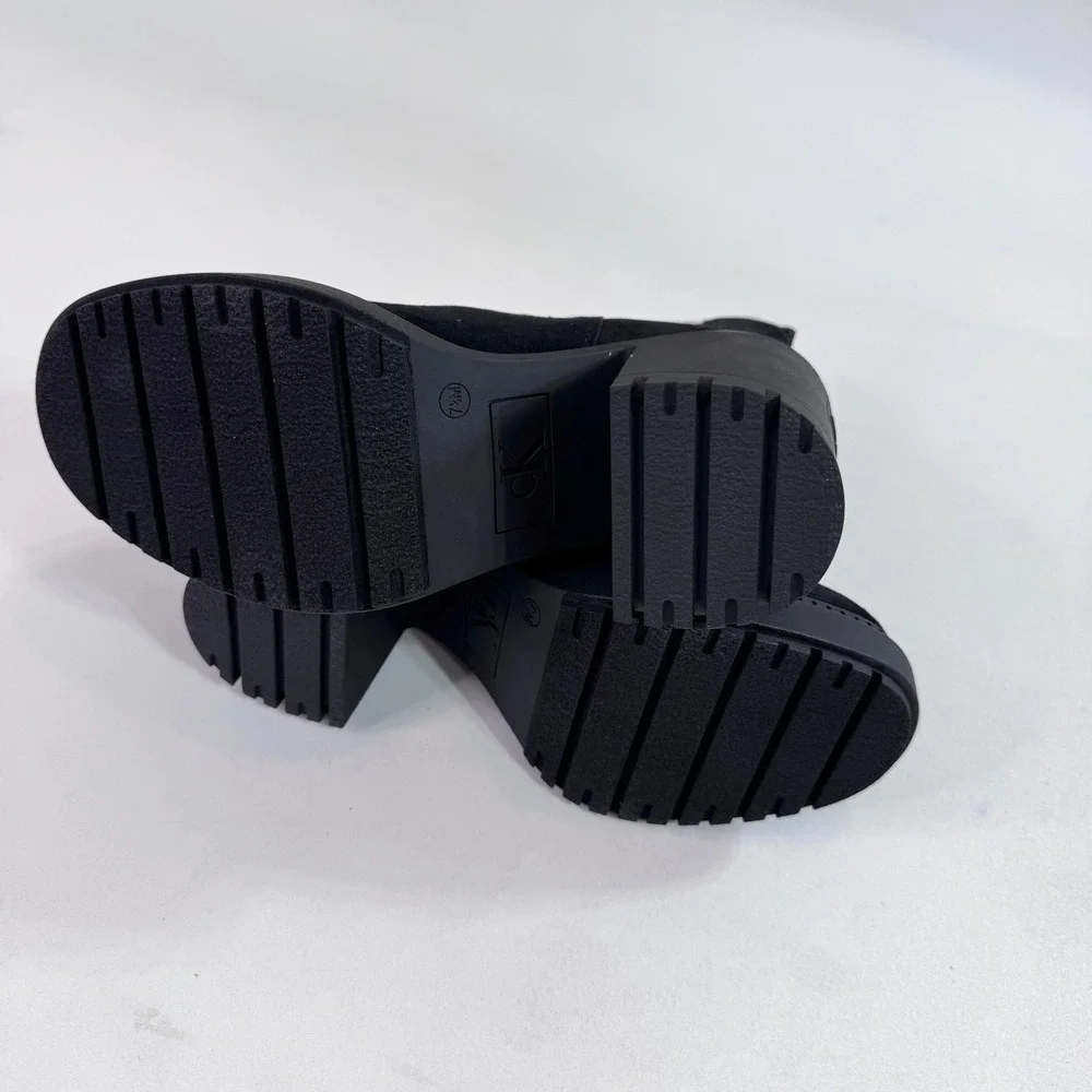 Calvin Klein Boots Womens Size 7.5 Black Suede Chelsea Ankle Block Heel Lug Sole